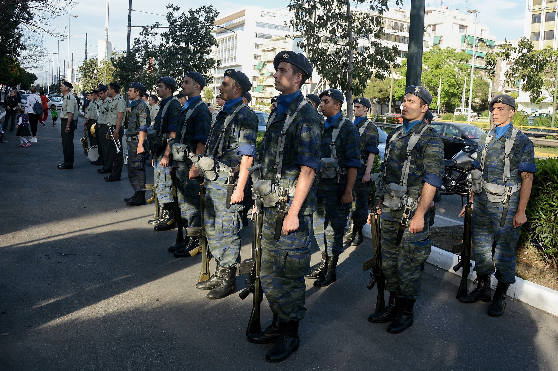 Grecia: Serviciul militar, prelungit de la 9 la 12 luni. Decizia survine într-un context de tensiuni sporite cu Turcia