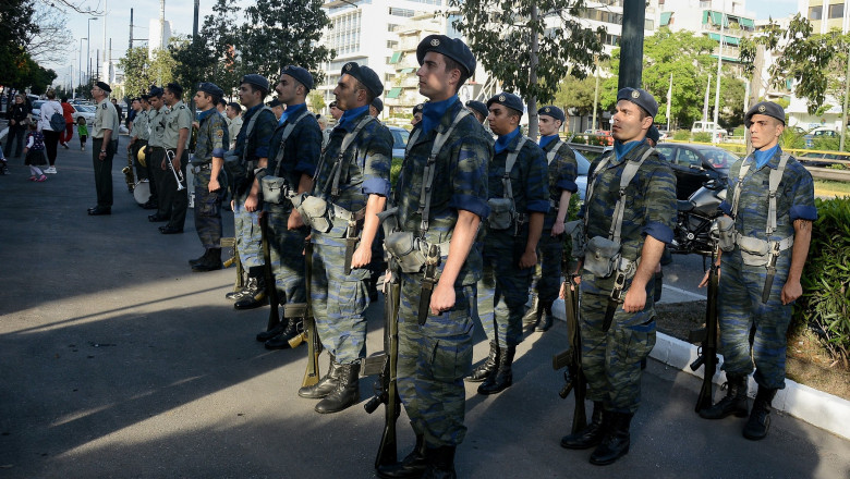 Militari greci