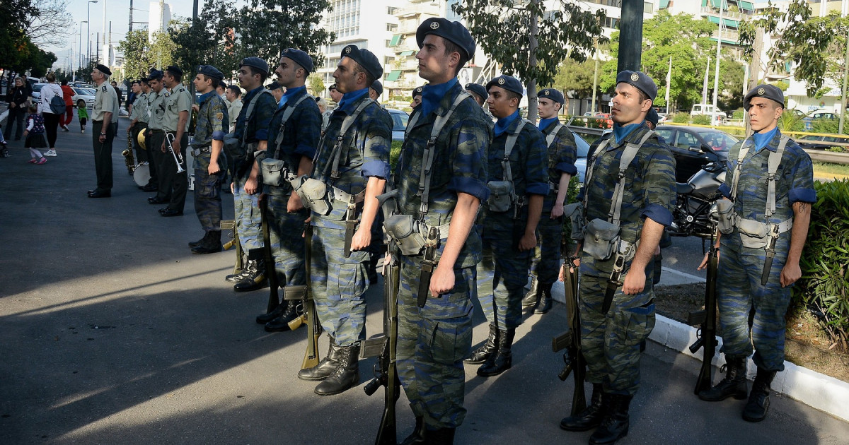Ελλάδα: Στρατιωτική θητεία, παράταση από 9 σε 12 μήνες.  Η απόφαση έρχεται εν μέσω αυξημένων εντάσεων με την Τουρκία