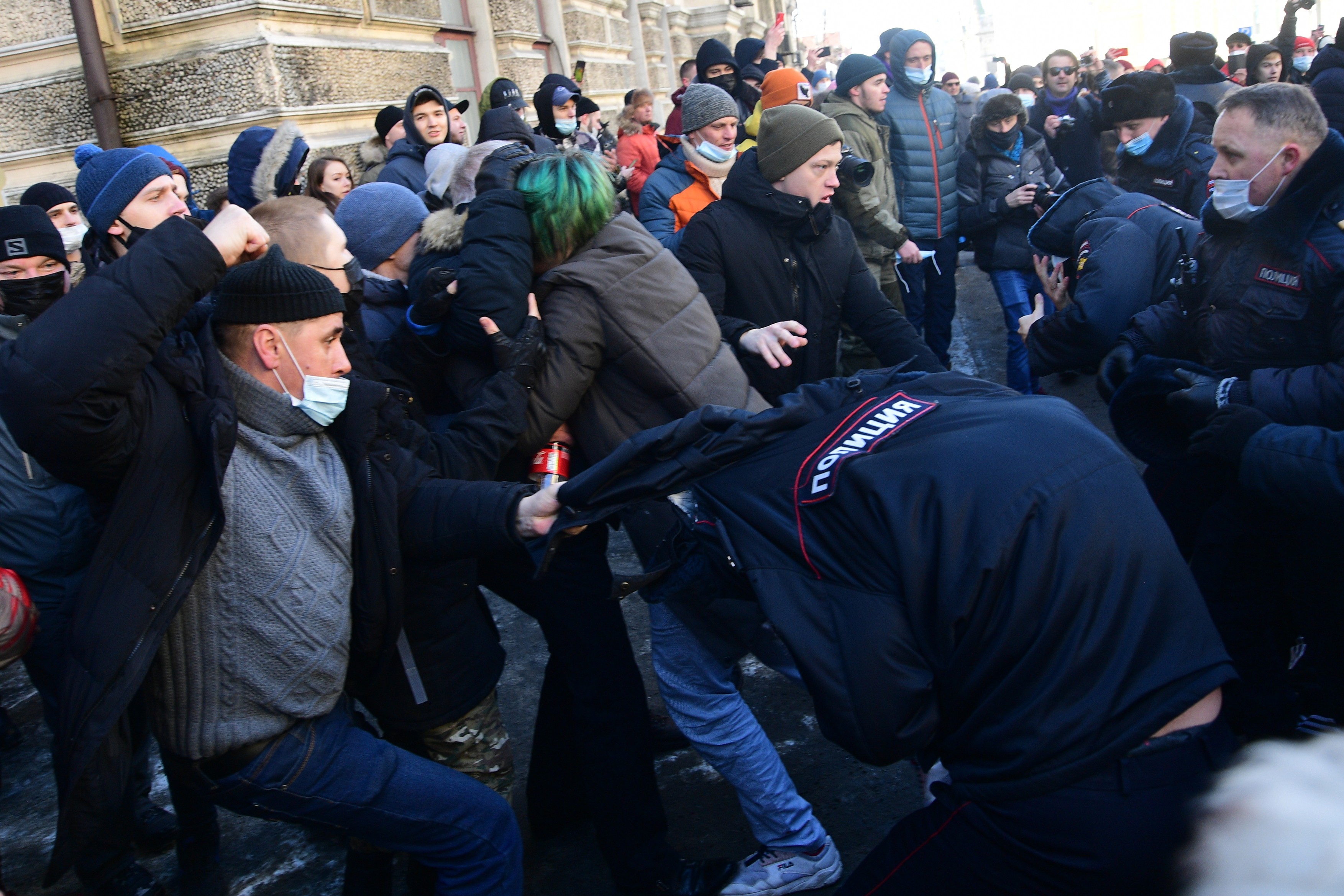 Lupte de stradă în Rusia la -50 de grade între demonstranţii pro-Navalnîi şi poliţie. Soţia lui Navalnîi, arestată la Moscova