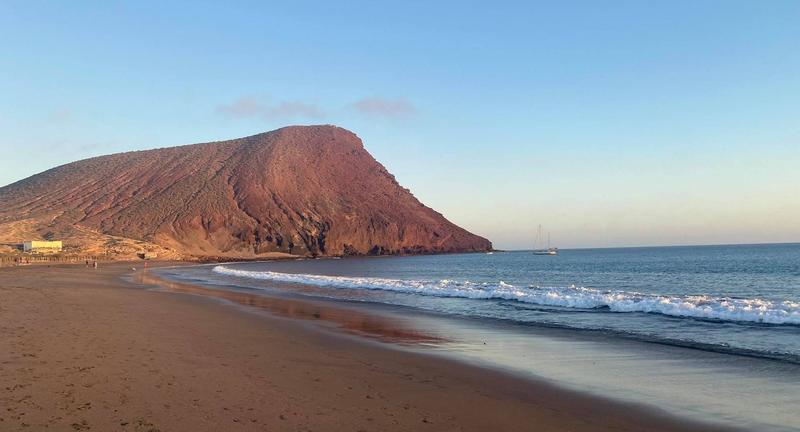 Alertă de valuri puternice în Tenerife. Trei persoane și-au pierdut viața