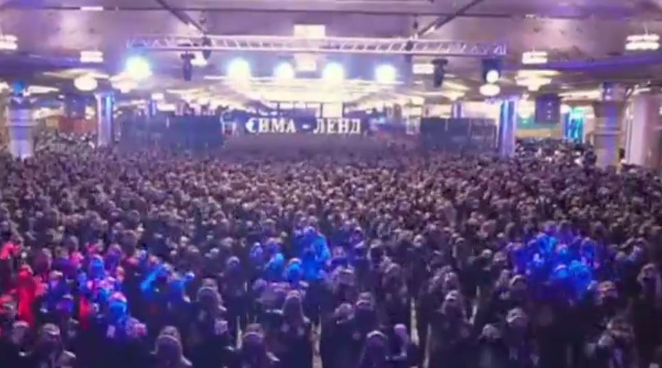 VIDEO. Flashmob pro-Putin ca în Coreea de Nord