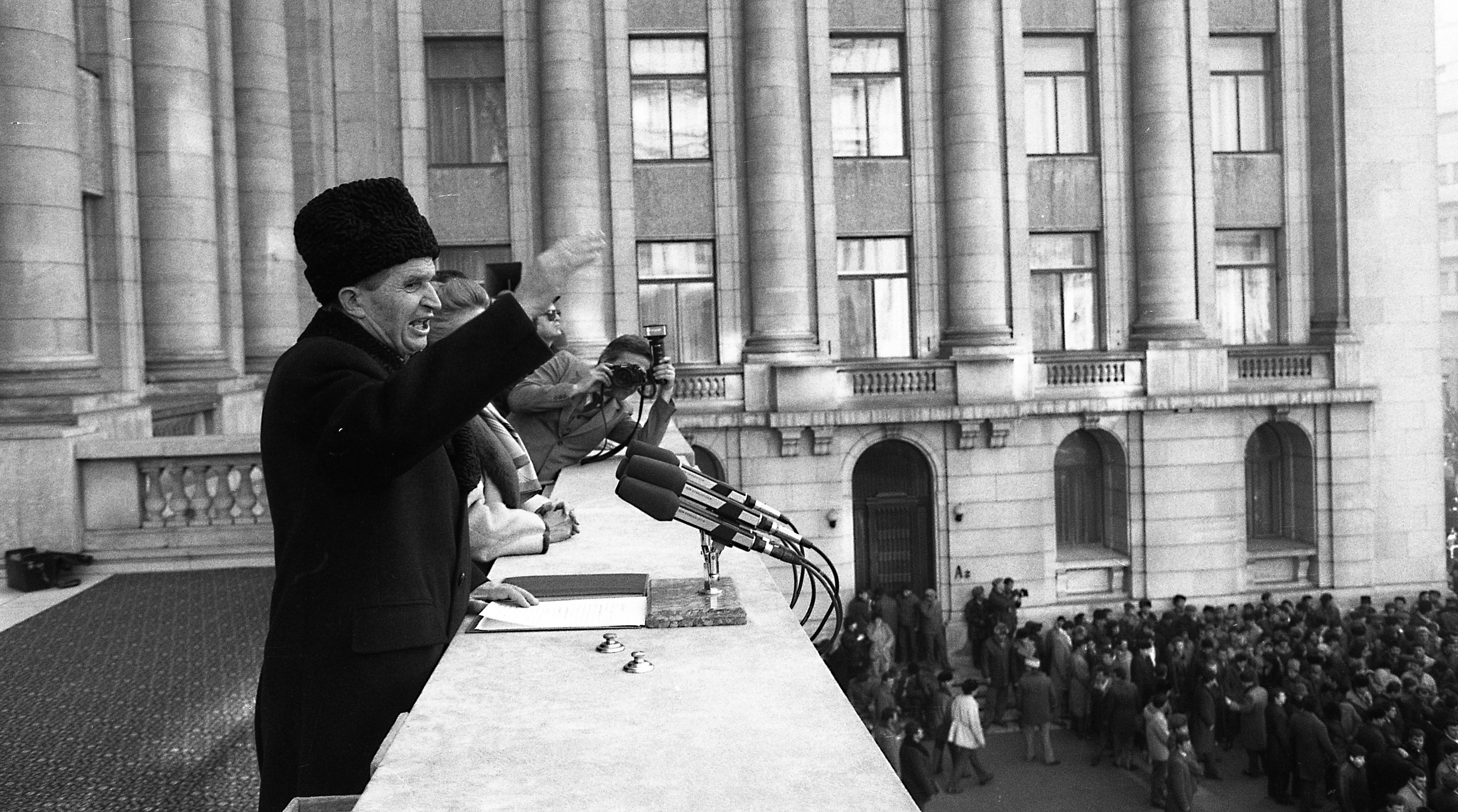 Ce credeau spionii americani despre viitorul lui Ceaușescu în noiembrie 1989. Document CIA