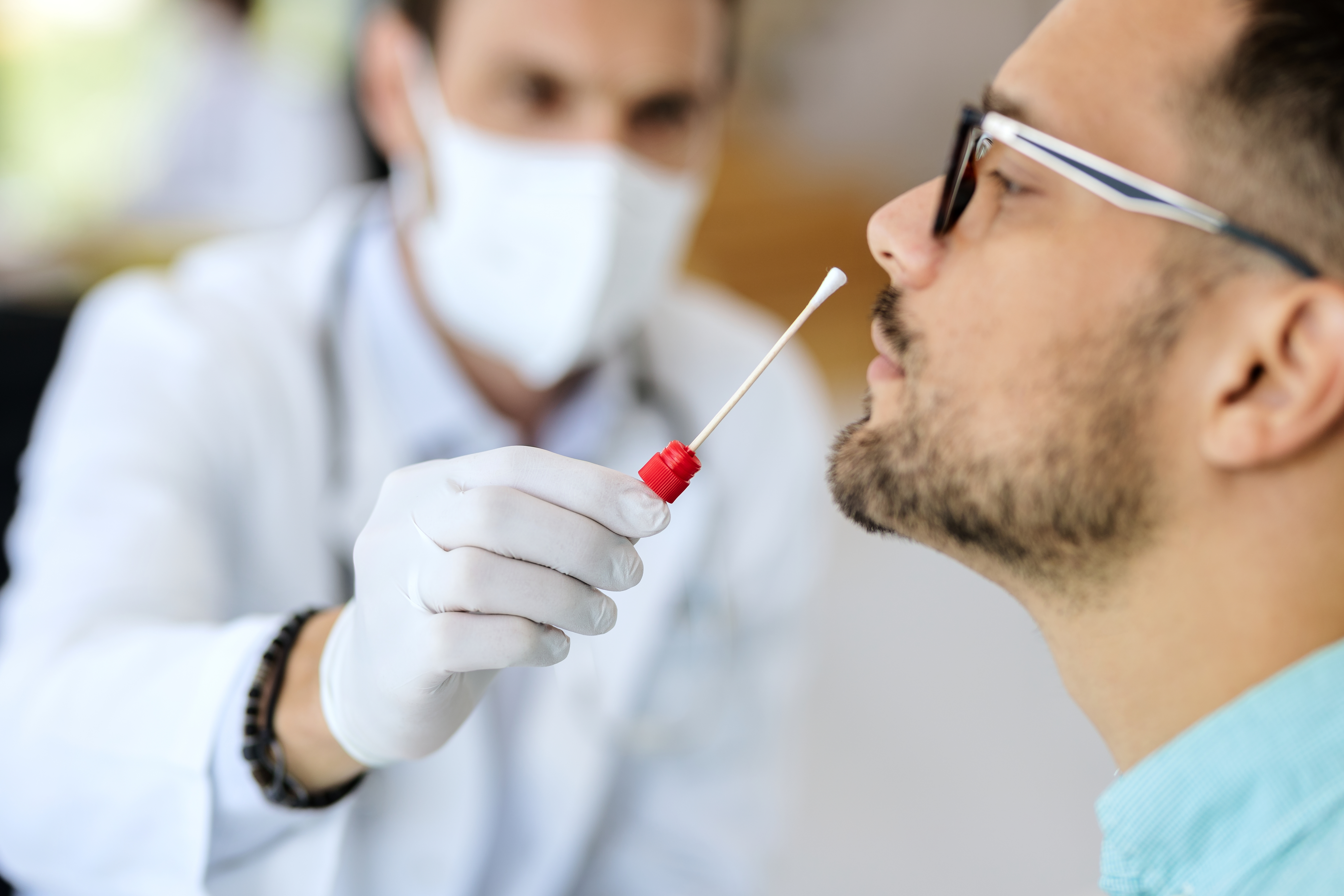 Cipru va cere două teste COVID negative pentru intrarea în țară, inclusiv vaccinaților