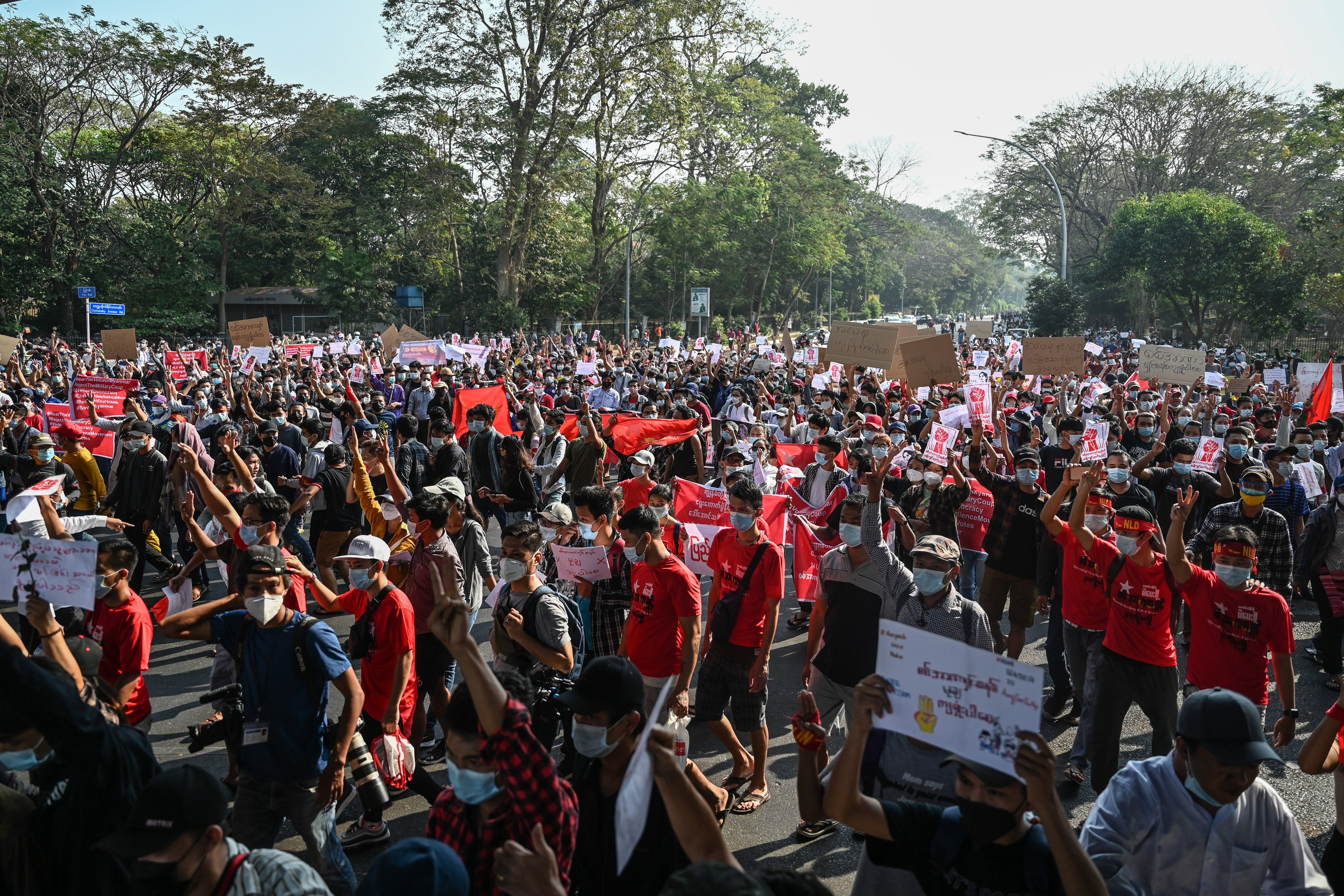Protestele în Myanmar împotriva loviturii de stat se intensifică. "Vom continua până când vom obţine democraţia"