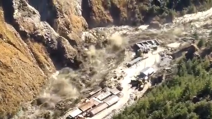 Un ghețar din Himalaya s-a prăbușit într-un lac de acumulare provocând o uriașă viitură. Posibil bilanț: 150 de morți