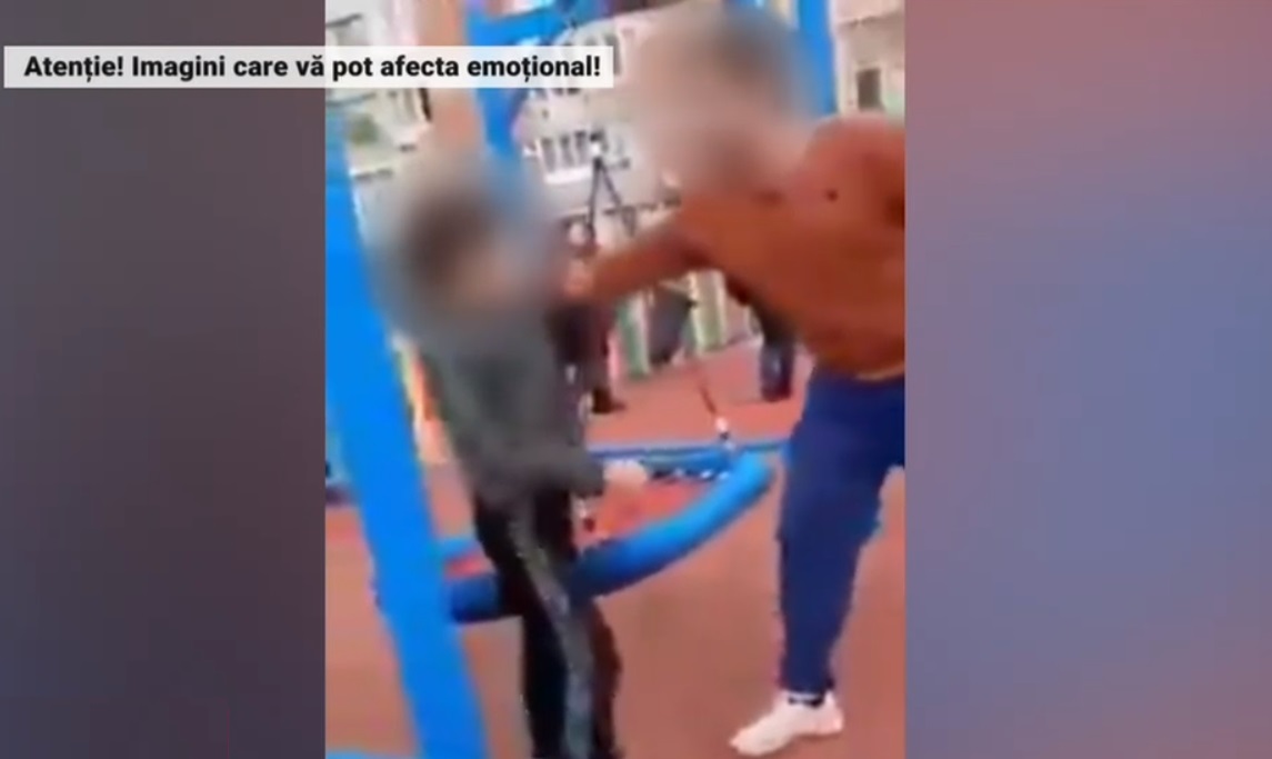 VIDEO Scene violente într-un parc din Hunedoara. Un bărbat și-a lovit fiul și un alt copil