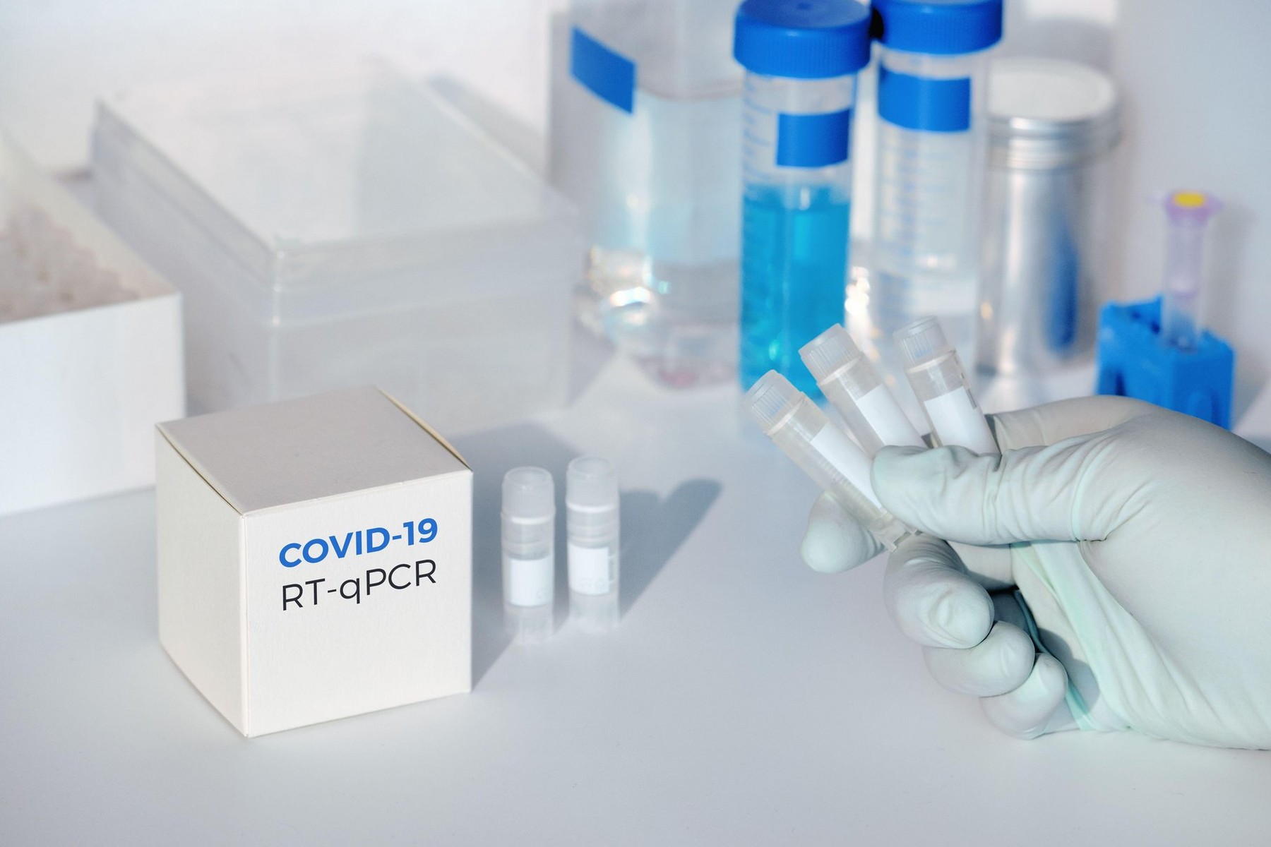O trusă pentru detectarea Covid-19 pe suprafeţe se vinde deja în Japonia. Cât costă un kit