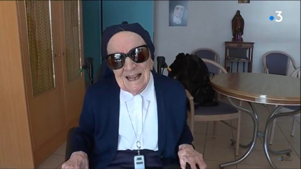 Cea mai în vârstă persoană din Europa, o călugăriță de 117 ani, s-a vindecat de COVID