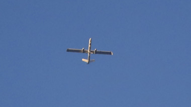 Dronă militară israeliana aflată în zbor.