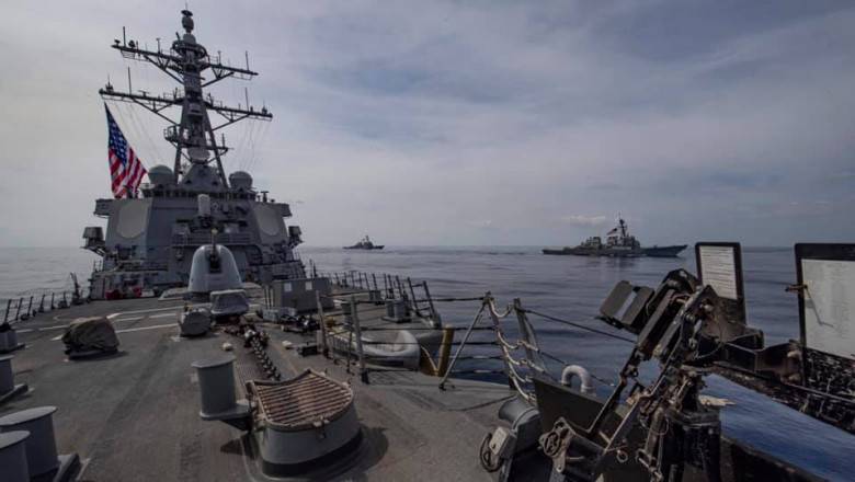 Distrugătorul american USS Donald Cook participă la exerciții navale alaturi de mai multe nave ale marinei americane