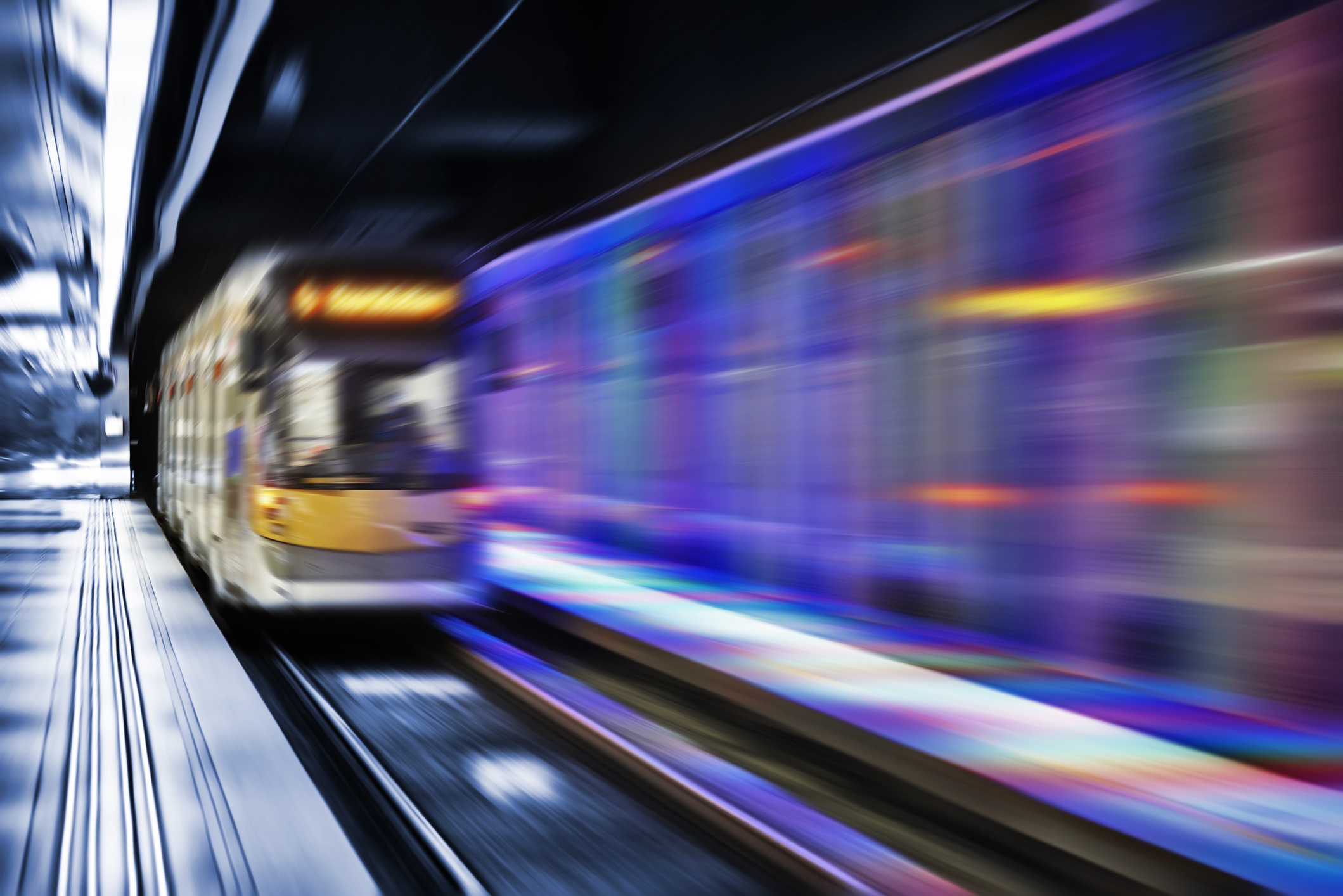 Atac cu cuțitul într-o stație de metrou din Bruxelles. Cel puțin o persoană a fost rănită