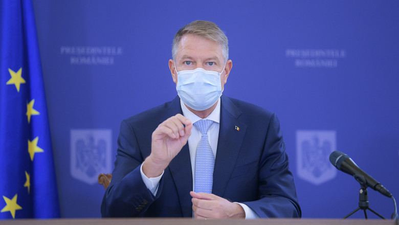 Președintele Klaus Iohannis cu masca de protectie