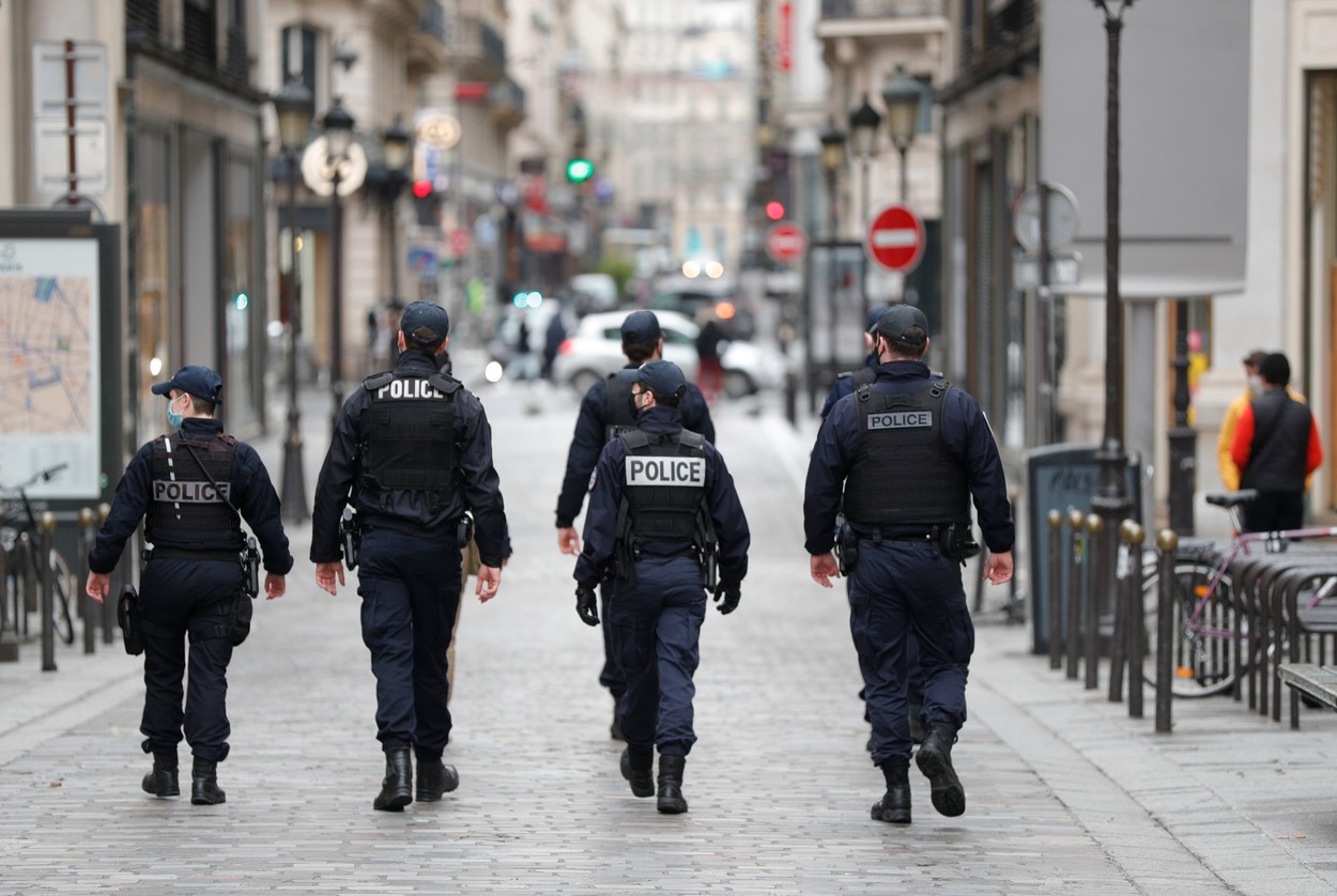 Orgie cu 81 de persoane întreruptă de polițiști, în Franța. Anchetator: „Au fost probleme cu măștile și distanțarea socială”