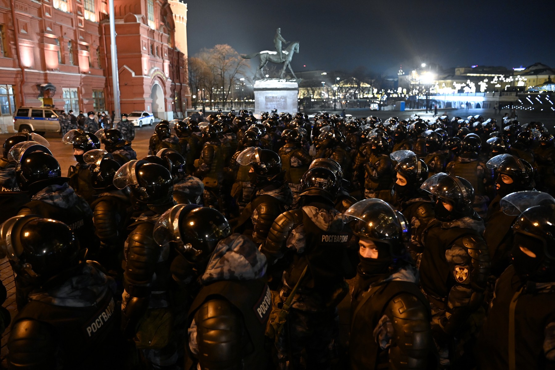 Alexei Navalnîi a fost condamnat la închisoare. Protestatarii au ieșit în stradă în număr mare și scandează „Rusia fără Putin!”