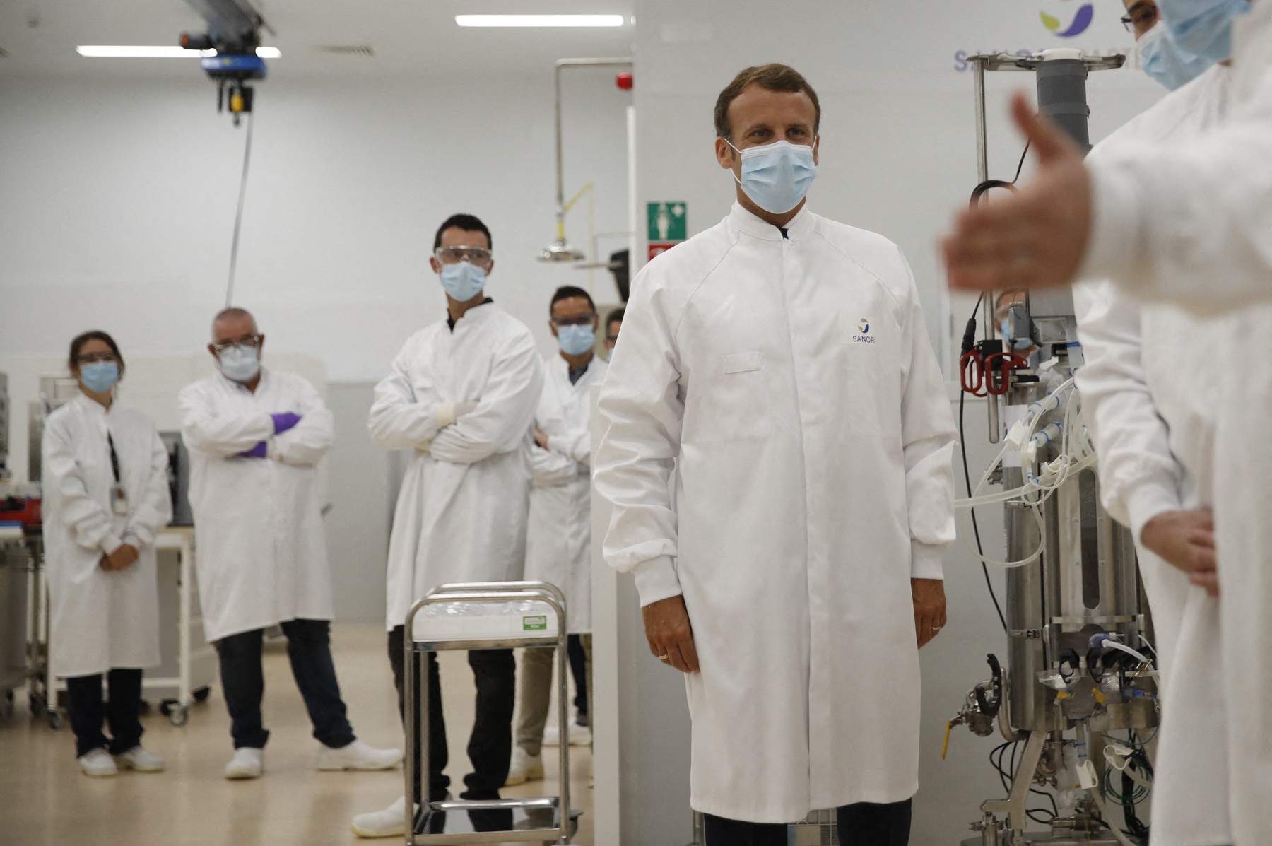 Emmanuel Macron: Până la sfârşitul verii, noi, în Franţa, vom avea vaccin pentru toţi francezii care îl doresc