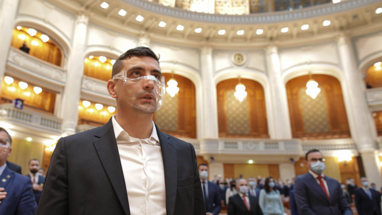 Apel către liderii coaliției de guvernare să înceteze contactul cu AUR