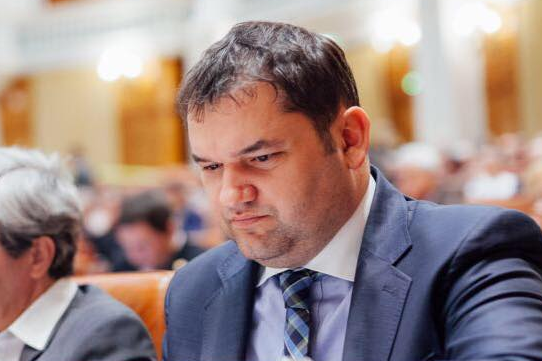 Peste 4.000 de clădiri vor fi eficientizate energetic prin programul „Valul Renovării”, anunță ministrul dezvoltării