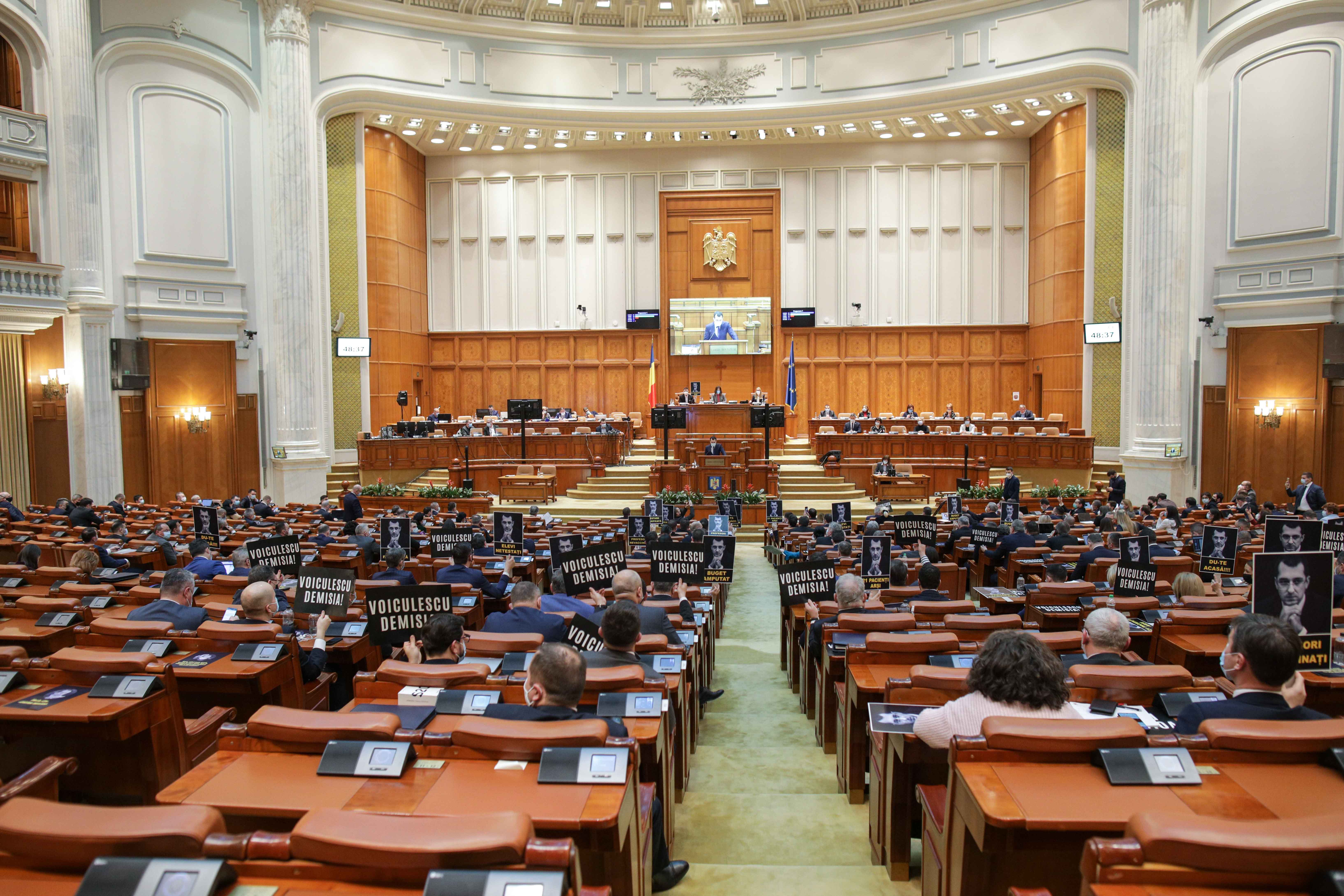 Orban spune că proiectele de eliminare a pensiilor speciale ale parlamentarilor ar putea fi dezbătute mâine