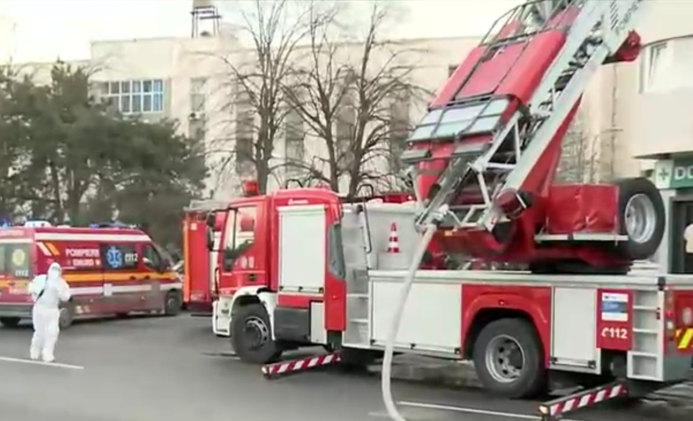 Femeia din Constanța a murit cu două minute înainte ca pompierii să aducă una din cele trei autoscări din județ. Detaliile intervenției