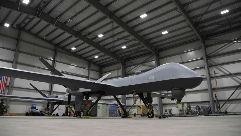 Drone MQ-9 Reaper în hangar, la Câmpia Turzii, România