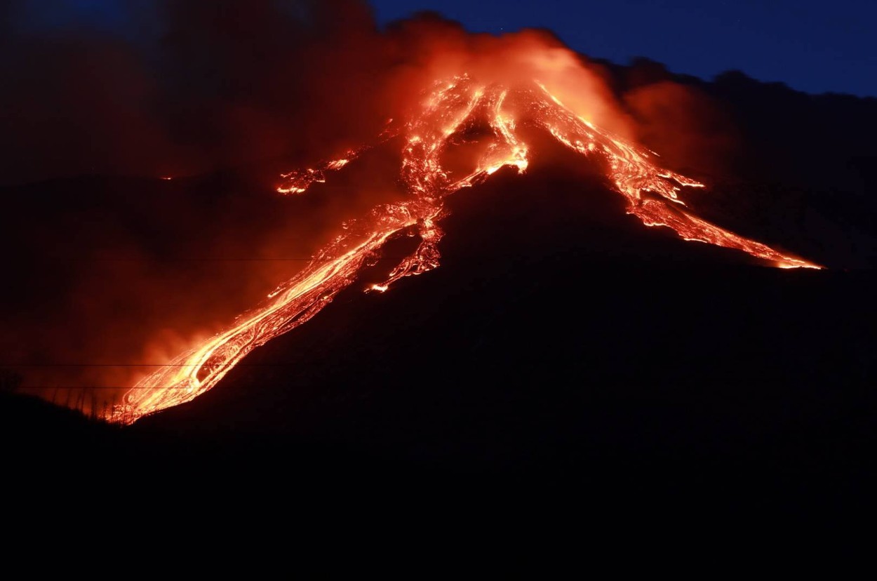 Cum s-a văzut din spațiu erupția vulcanului Etna FOTO