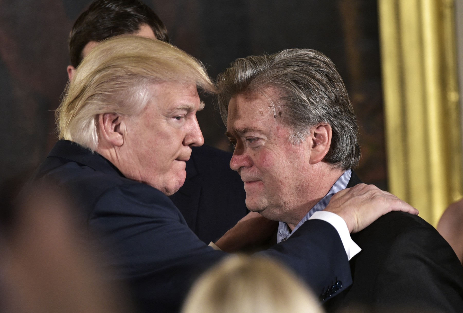 Comisia de anchetă a Camerei Reprezentanţilor recomandă punerea sub acuzare a lui Steve Bannon, consilierul lui Trump