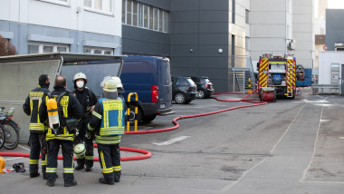 politisti si pompieri intervina la cladirea unde a avut loc o explozie, in germania
