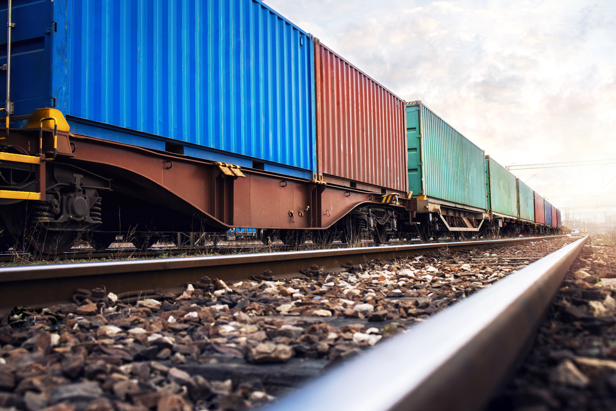 Sindicalist: Trenurile de marfă au ajuns să circule cu 17 kilometri pe oră, din lipsa investiţiilor