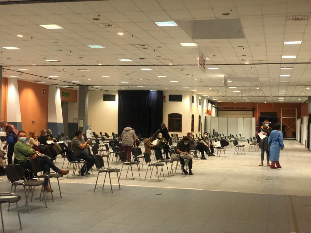 Opinie: „Cum m-au înțepat anti-COVID la Romexpo, în București, unde dădea Vanghelie strașnice revelioane”