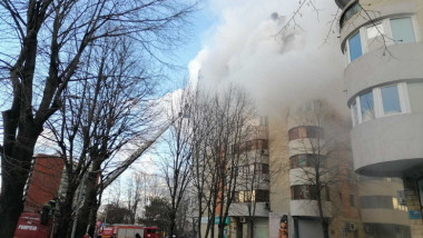 Incendiu la un apartament de la etajul 6 al unui bloc din Constanța.