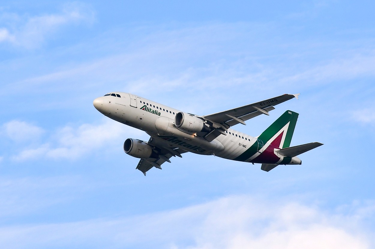 Guvernul italian analizează posibilitatea vânzării companiei Alitalia către Lufthansa