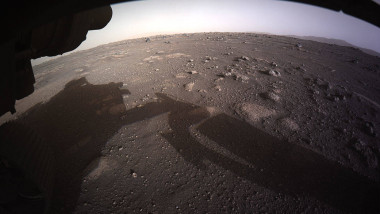 Solul arid de pe Marte, fotografiat de camerele de la bordul lui Perseverance