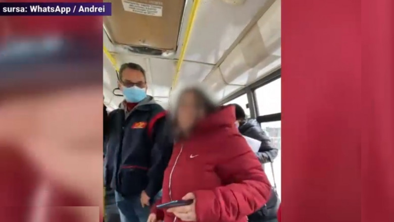 o femeie agresiva il admonesteaza pe tanarul care filmeaza fara masca de protectie in autobuz