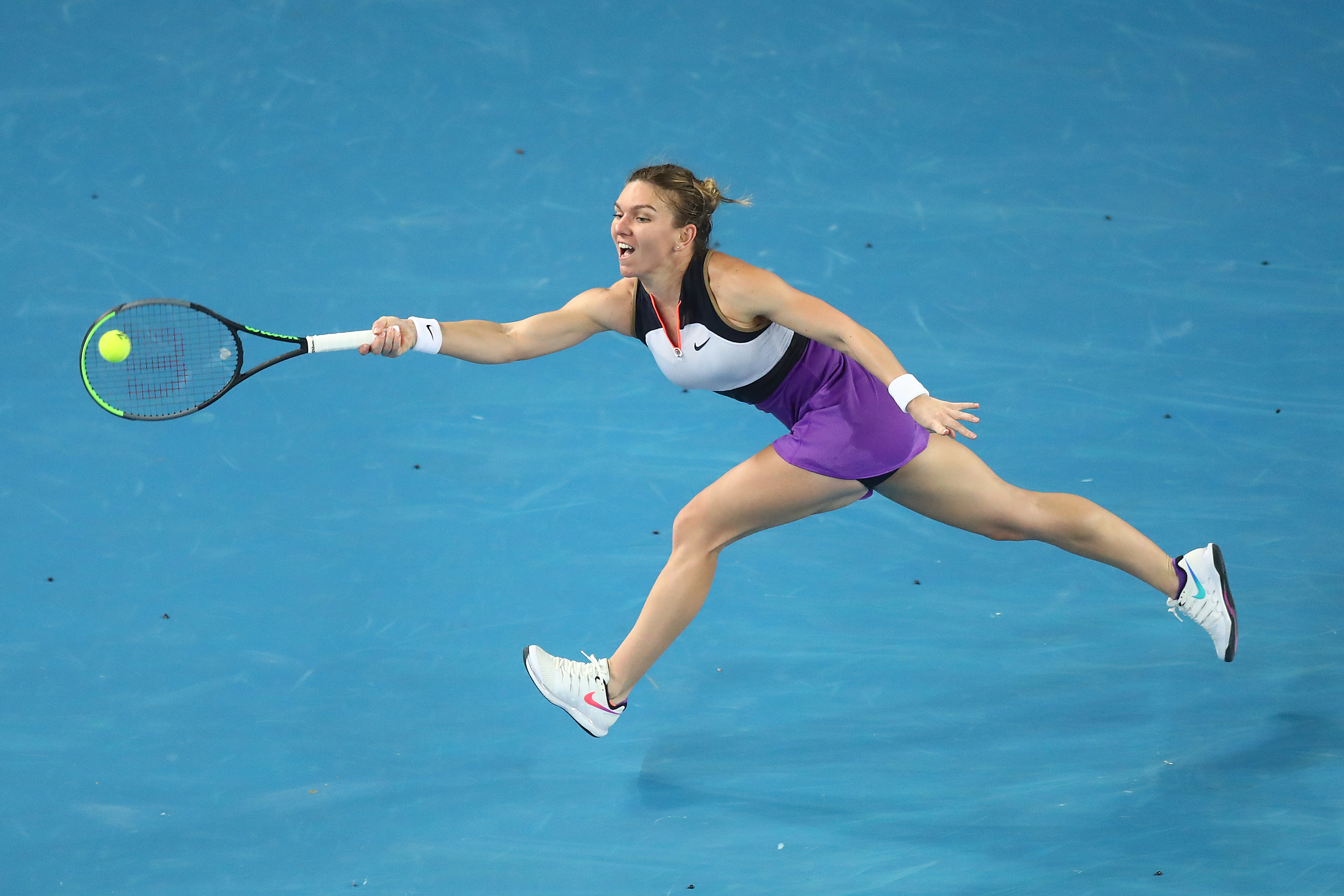 Victorie muncită: Simona Halep s-a calificat în turul al treilea de la Australian Open după un meci de infarct