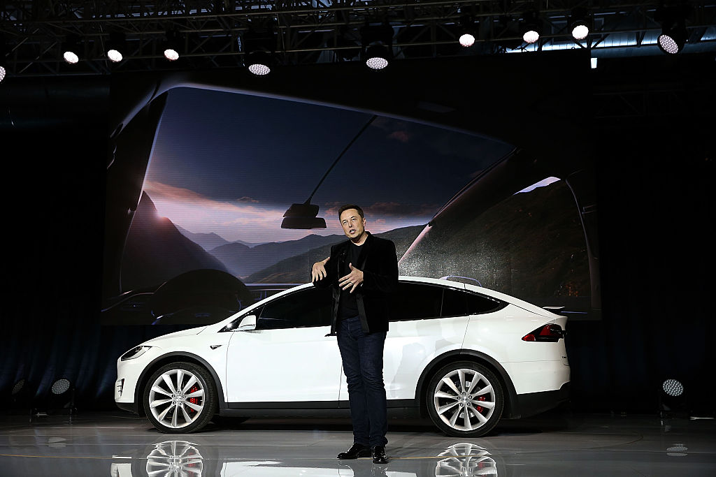 Sfat pentru fanii Tesla de la omul care a cheltuit 446 de milioane de dolari pe pizza