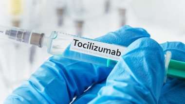 seringă cu tocilizumab