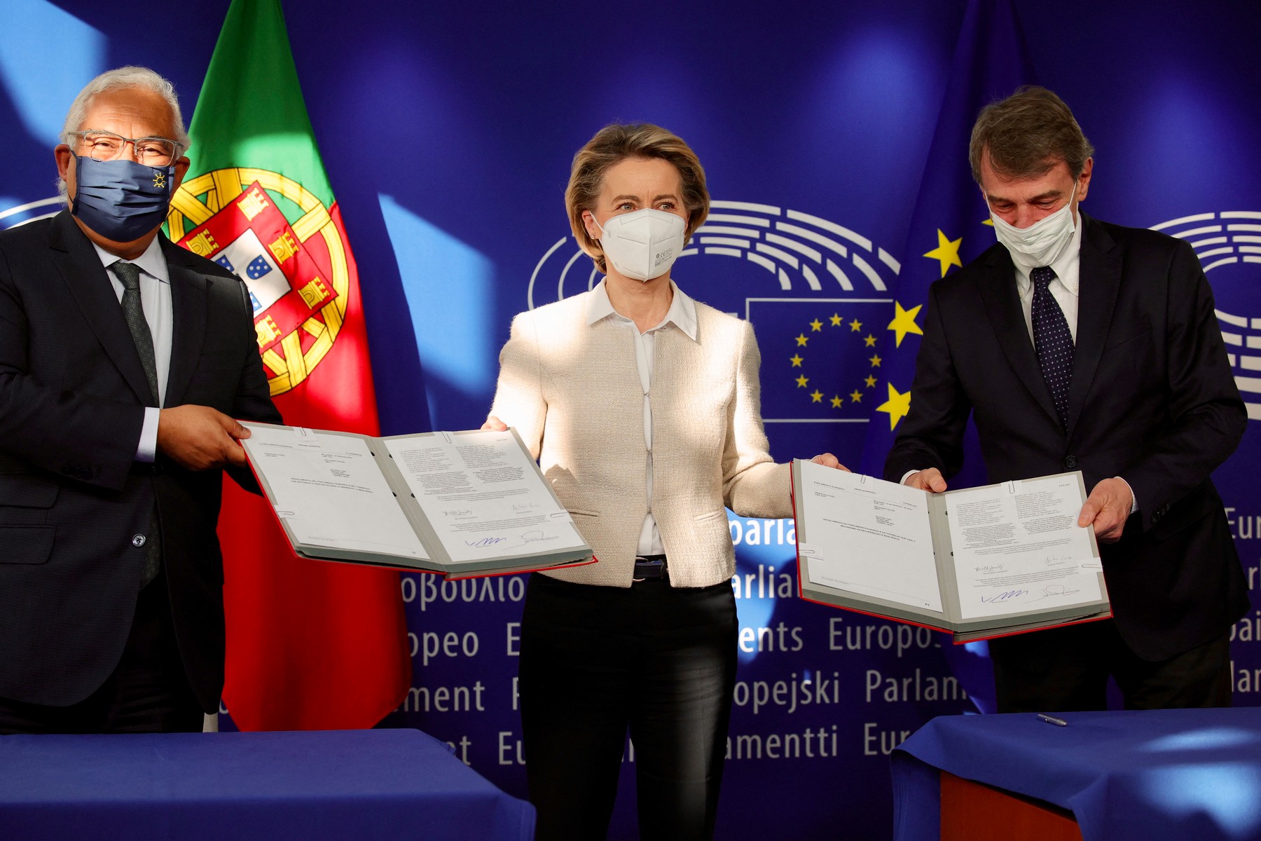 Mecanismul european de redresare economică a primit aprobarea finală. UE cere statelor membre să „accelereze” ratificarea lui