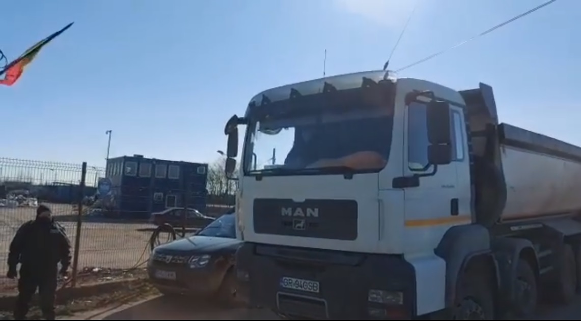 Primul autovehicul confiscat în București pentru transport și depozitare ilegală de deșeuri