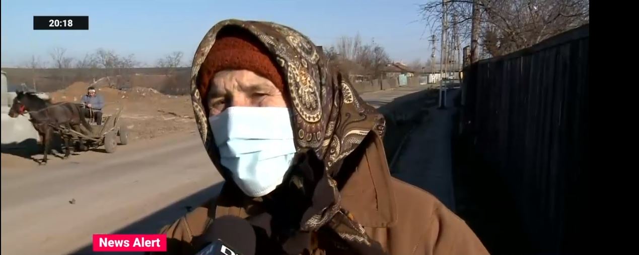 Vaccinarea la țară, misiune dificilă. Oamenii cer ajutorul medicilor de familie: "Eu n-am bani de Galaţi, aici în sat e doar doctorița"