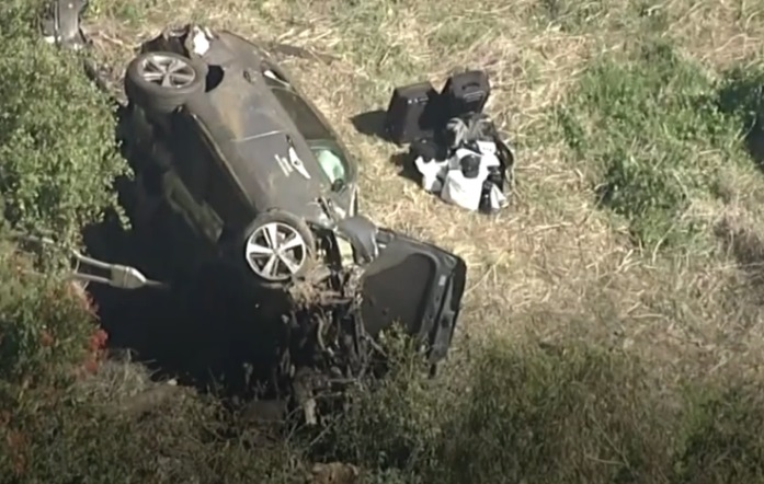 Filmul accidentului în urma căruia Tiger Woods a ajuns la spital cu răni grave. Detaliul care i-a salvat viața