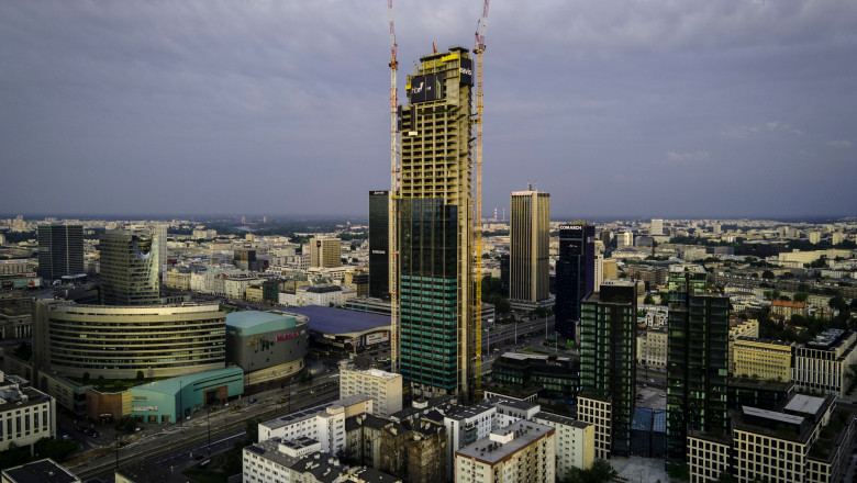 Clădirea Varso Tower în construcție