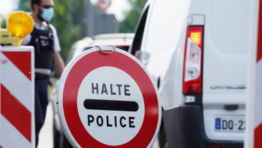 frontiera germaniei semn de atentionare stop politia in germana