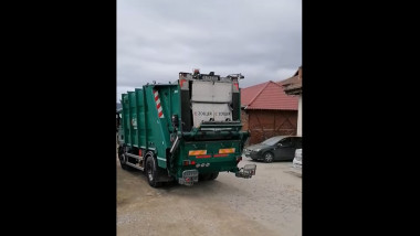 transport-lemne-masina-de-gunoi