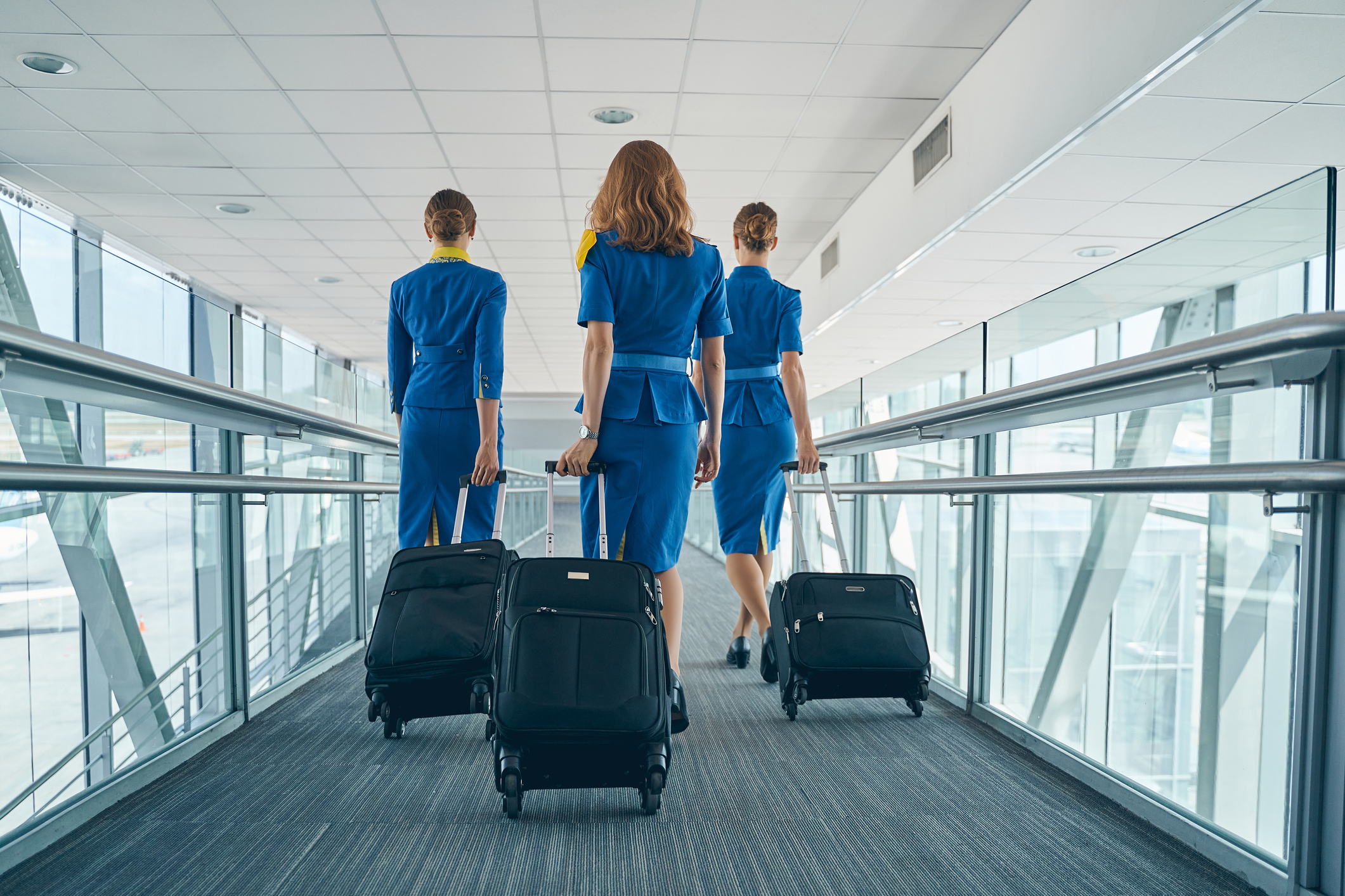 Cazul bizar al angajaților unei companii aeriene care și-au falsificat moartea pentru bani, dar au continuat să meargă la muncă