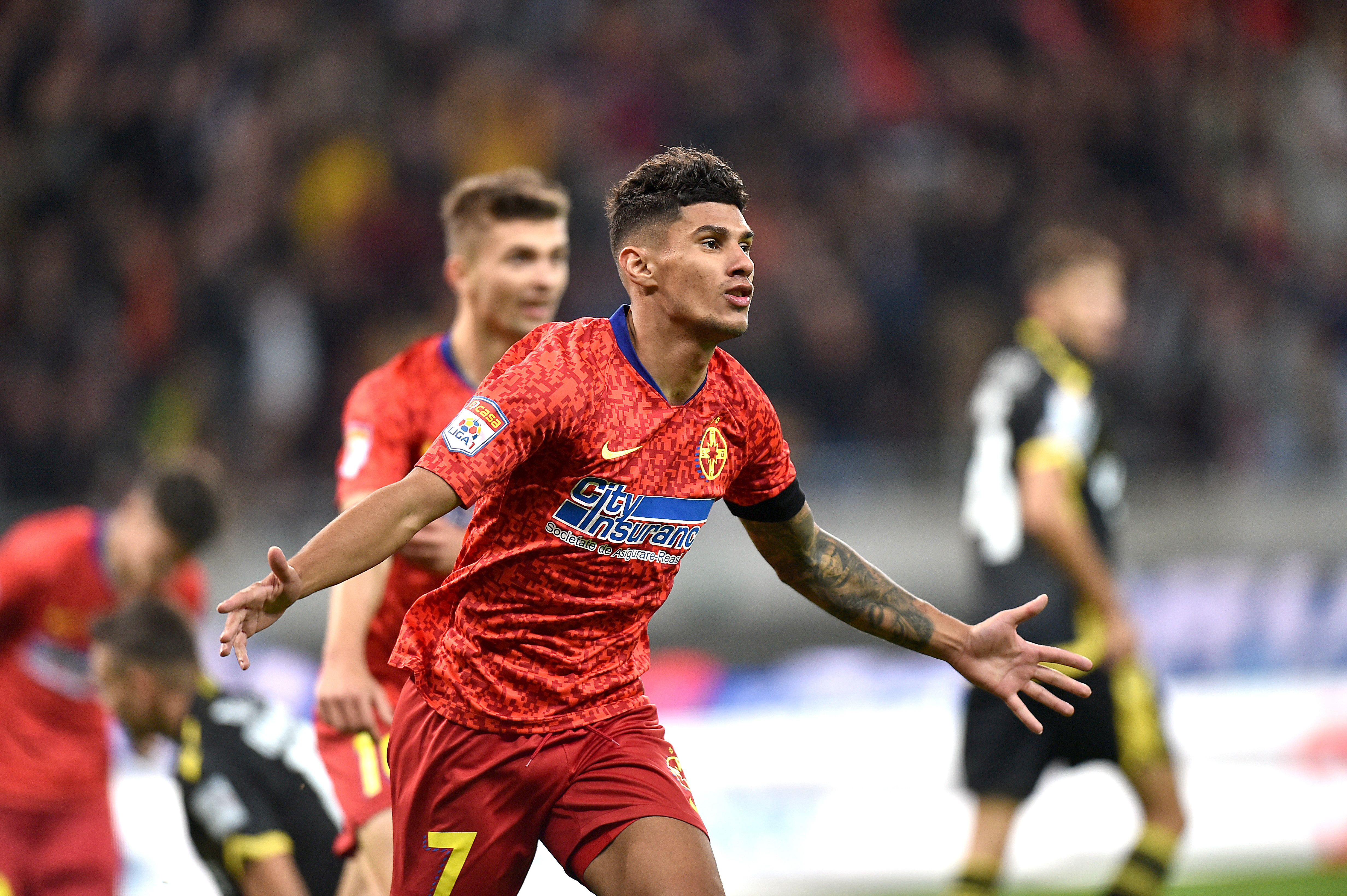 Dosar penal pentru Florinel Coman. Fotbalistul de la FCSB, prins pe A2 in timp ce conducea cu un permis fals