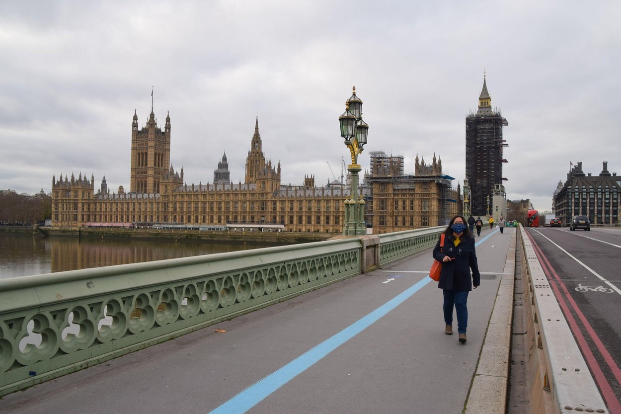 Aproape un milion de lucrători străini, număr record, au plecat din Marea Britanie în 2020