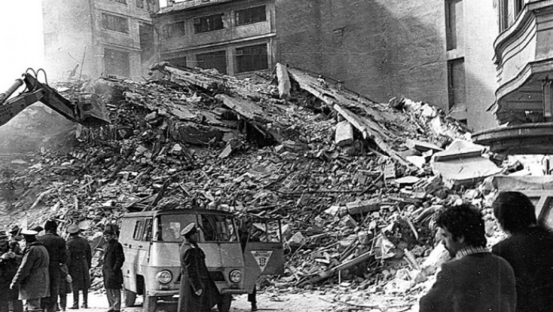 Clădire prăbușită în timpul cutremurului din 4 martie 1977