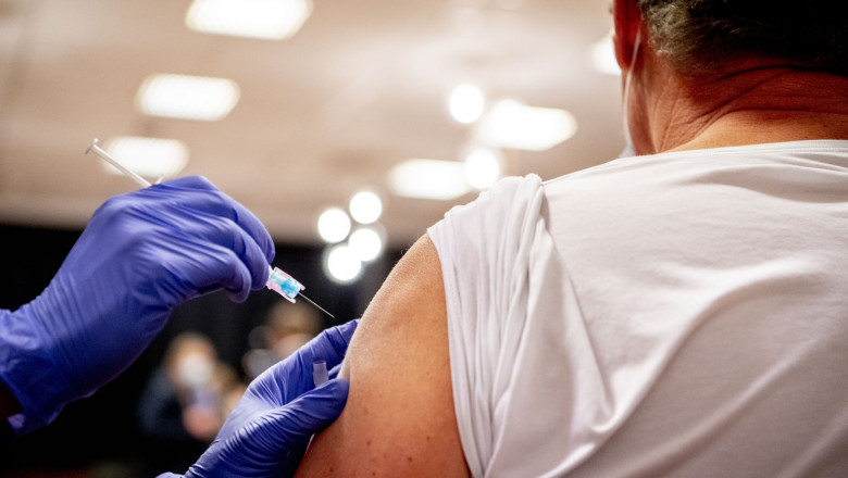 Anchetă după ce un bărbat din Argeș a murit a doua zi după ce s-a vaccinat împotriva Covid-19