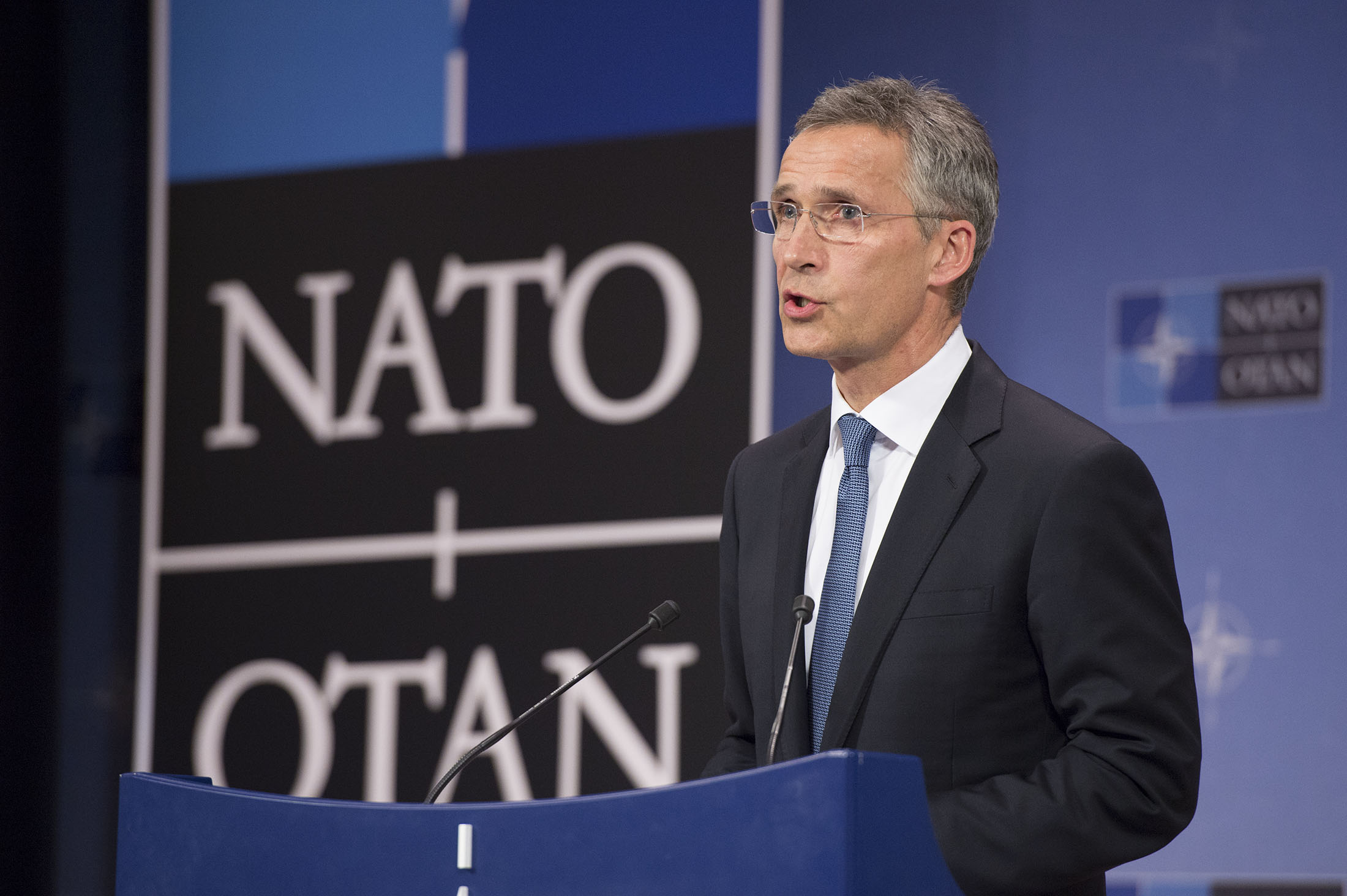 Voinţa de autonomie a UE îngrijorează NATO, declară Stoltenberg: Uniunea Europeană nu se poate apăra singură